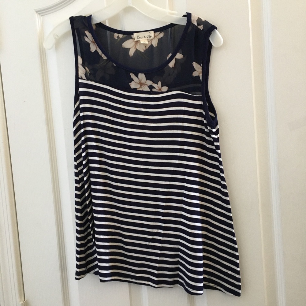 FINAL MARKDOWN Ladies’ Emi & Joe Top (S)